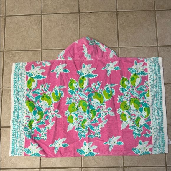 Lilly Pulitzer Pottery Barn Hooded Towel - Picture 2 of 3